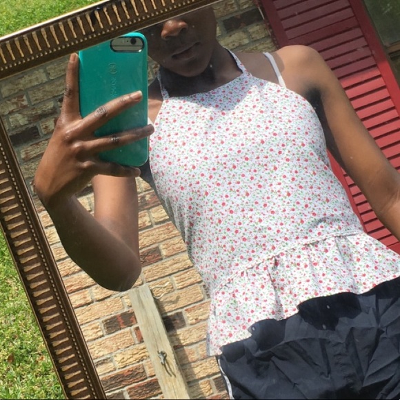 𝙛𝙡𝙤𝙧𝙖𝙡 𝙝𝙖𝙡𝙩𝙚𝙧 𝙩𝙤𝙥🌺 - Picture 4 of 4